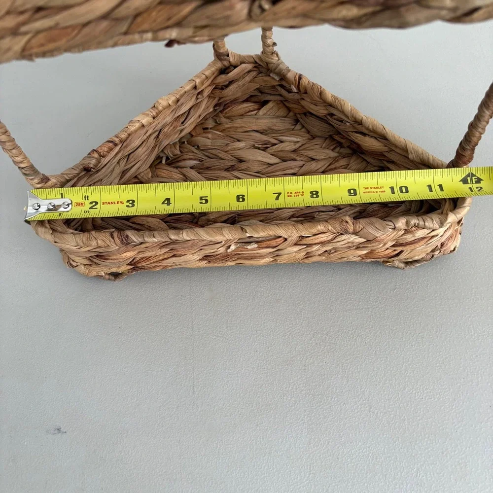 N/A woven seagrass